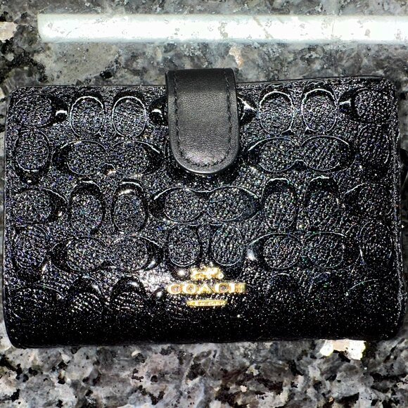 HOLOGRAPHIC COACH MEDIUM CORNER ZIP WALLET IN SIGNATURE EMBOSSED BLACK LEATHER - Picture 1 of 6